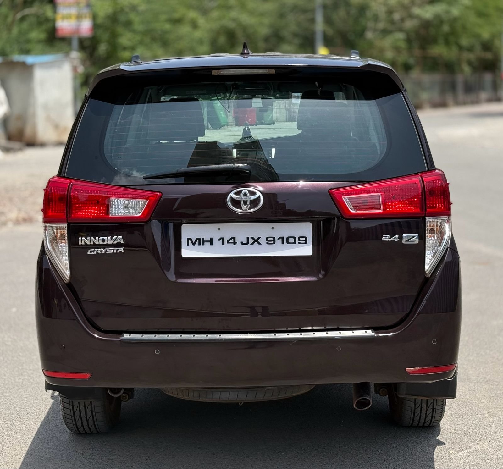 Innova Crysta Auto 2.4 Z